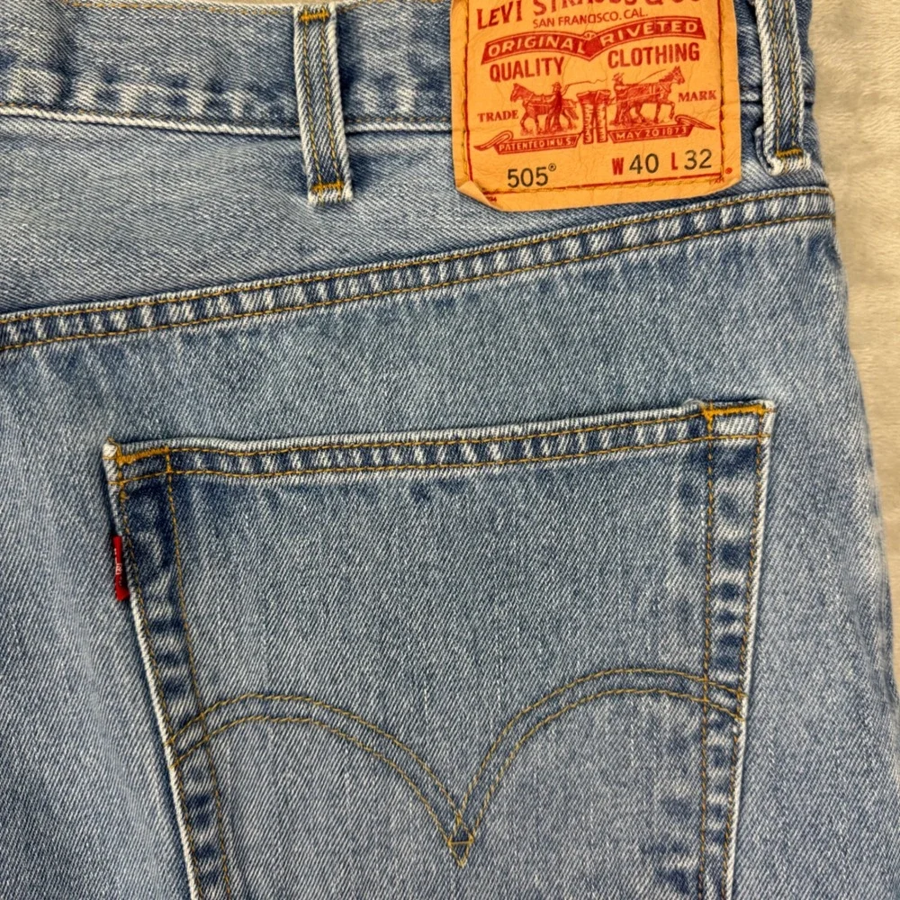 Levis shipping fast